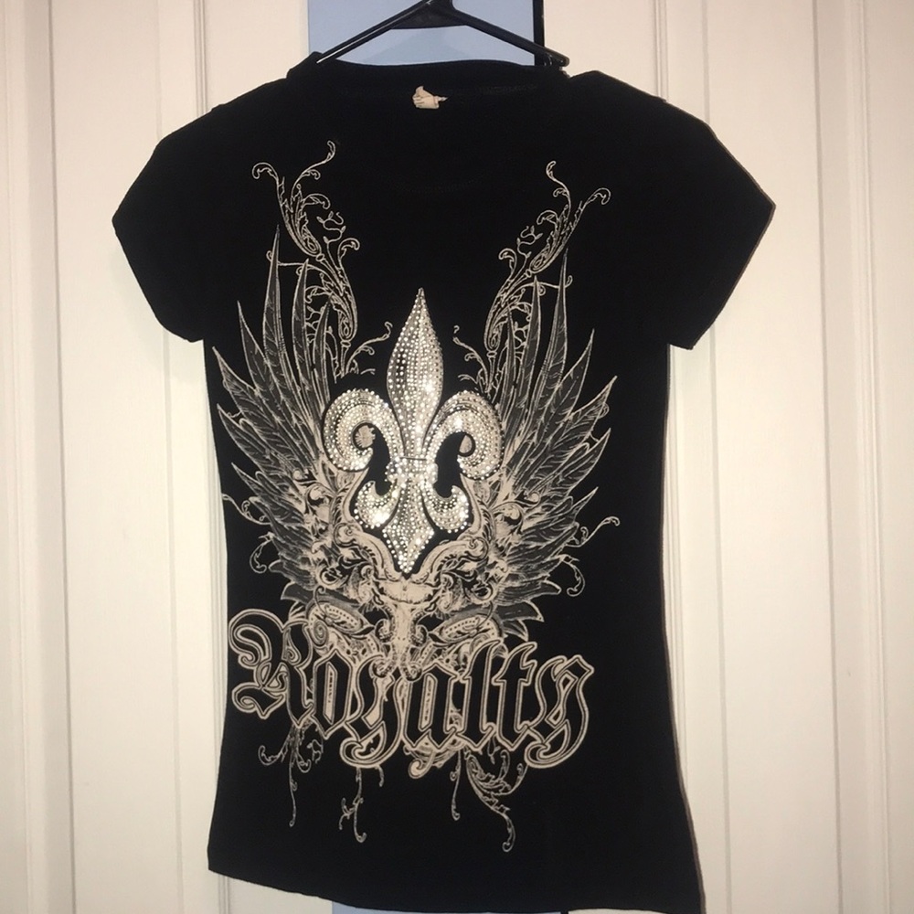 Black shirt